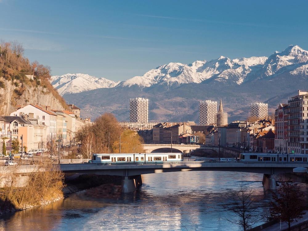 Hotel Ibis Grenoble Centre Bastille Zewnętrze zdjęcie